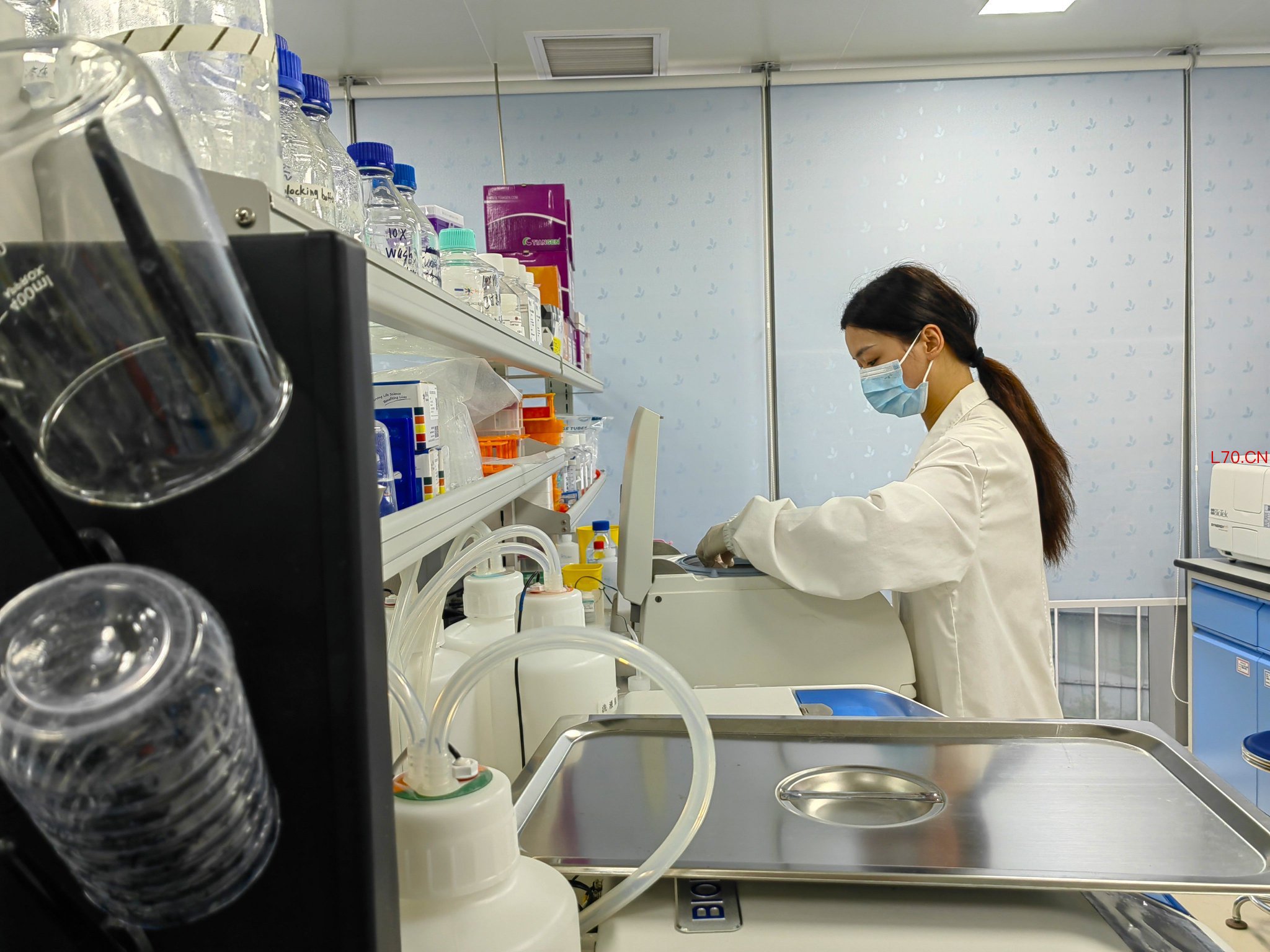 惠正奇实验室 界面新闻记者拍摄