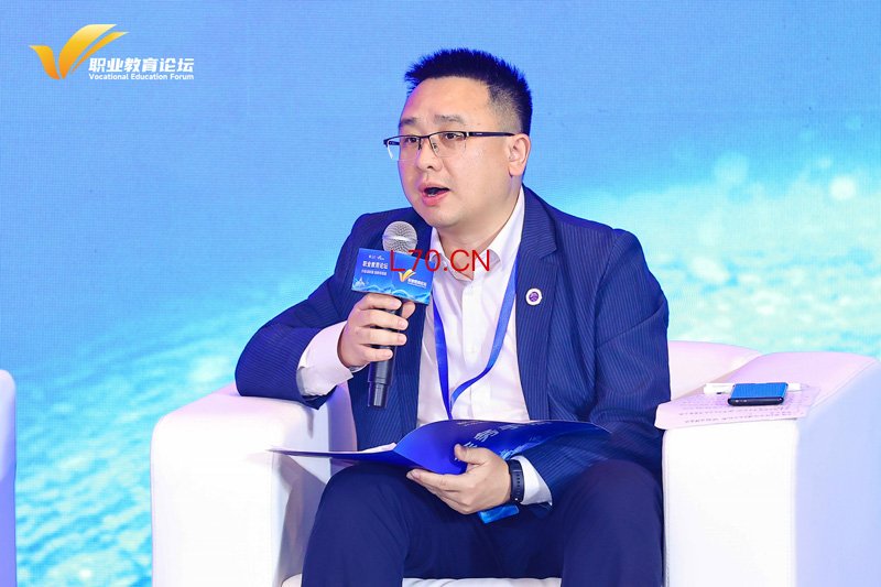 宜宾职业技术学院院长张学尽