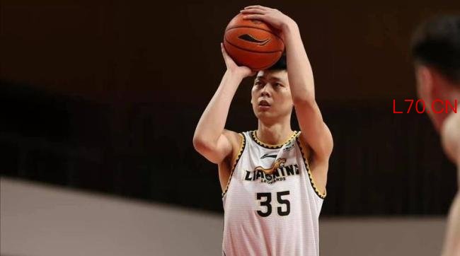 17岁赚了一百万美元，25岁被CBA裁员 职业篮球的残酷真相