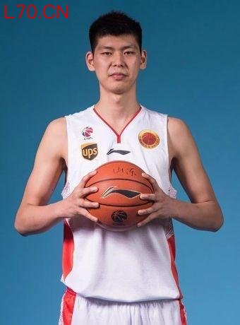 17岁赚了一百万美元，25岁被CBA裁员 职业篮球的残酷真相