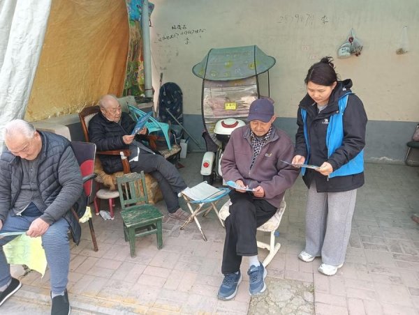 济阳街道京杭社区开展“守护无毒家园”禁毒宣传活动